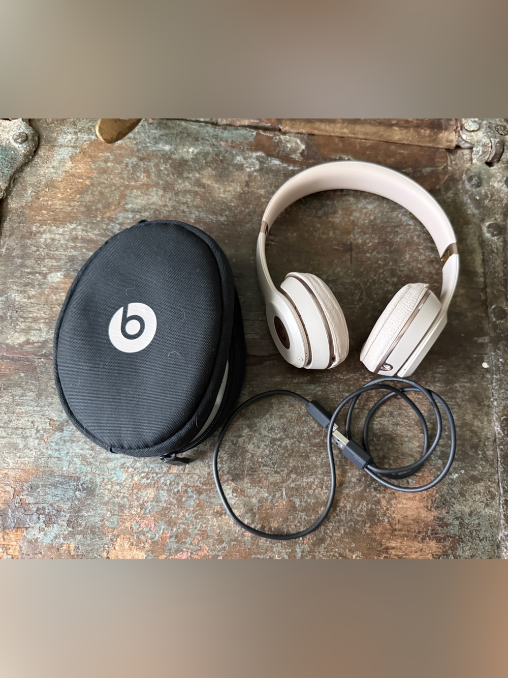 Beats Solo3 Rose Gold Wireless Headphones